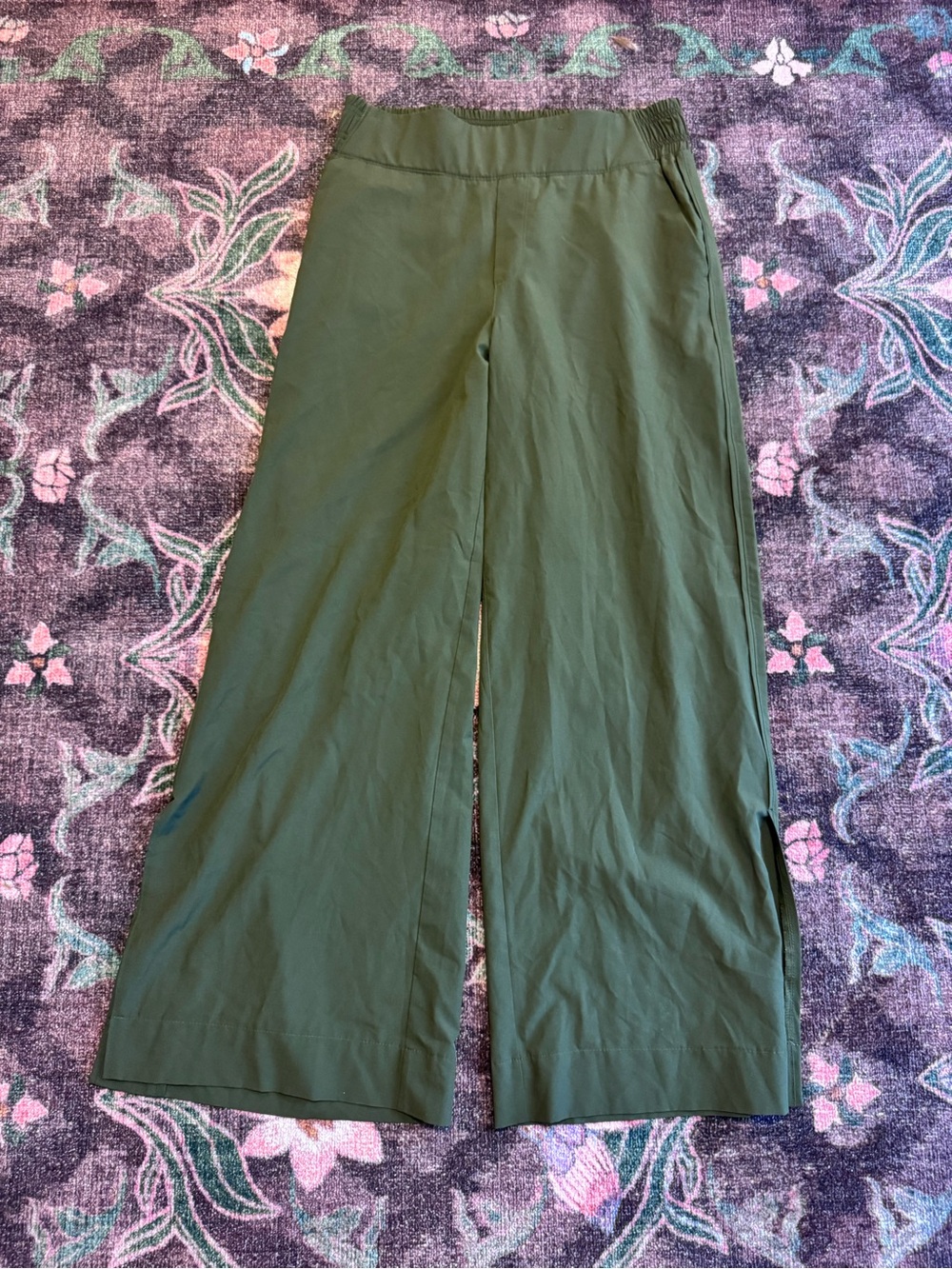 Old Navy Olive Wide-Leg Split Seam Women's Stretch Active Pants - M Petite